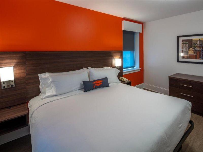 Collegian Hotel & Suites, Trademark Collection By Wyndham Сиракюз Екстериор снимка