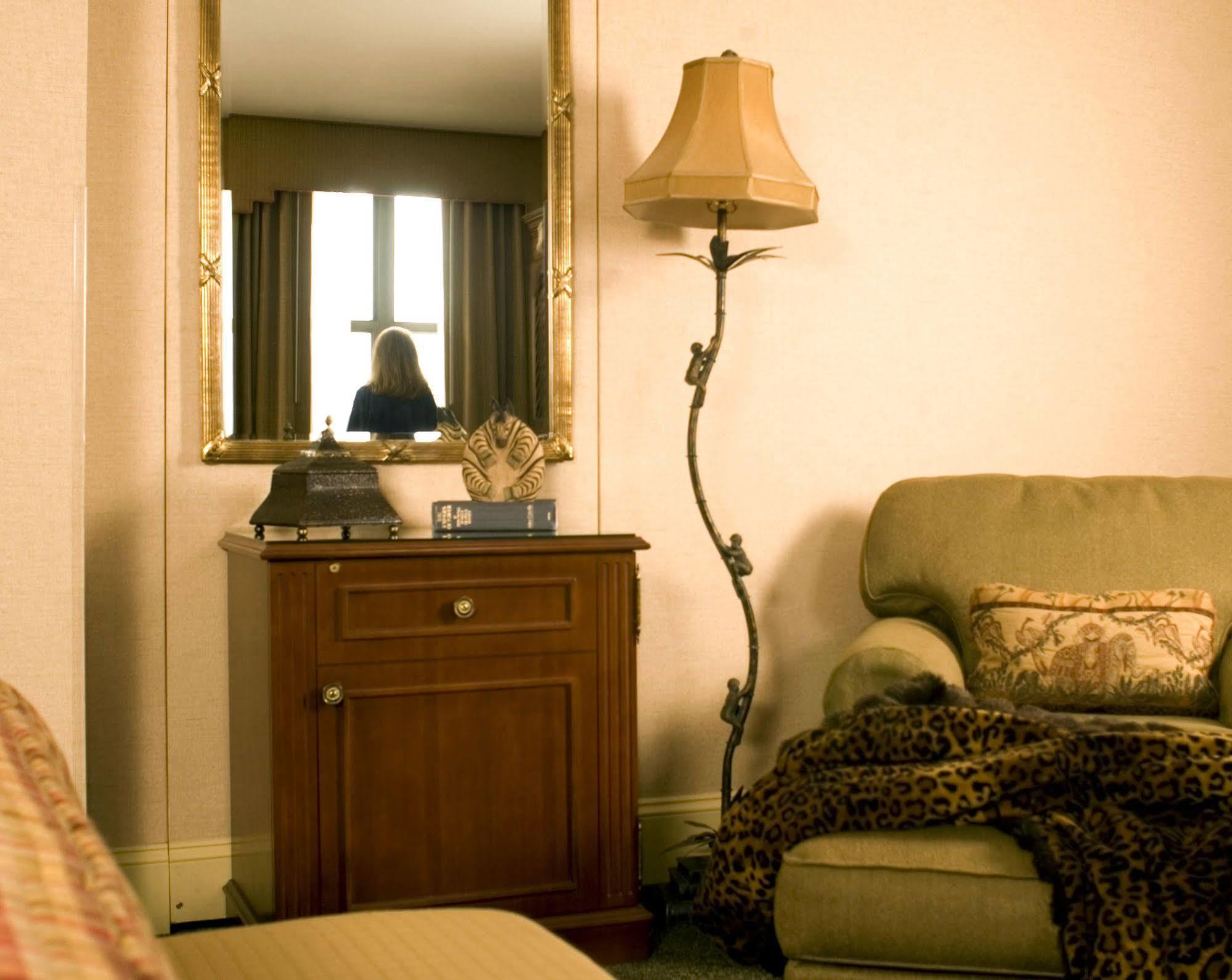 Collegian Hotel & Suites, Trademark Collection By Wyndham Сиракюз Екстериор снимка